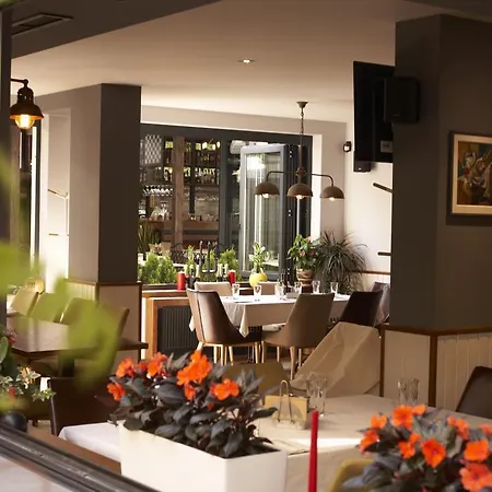 House Aparthotel 3*