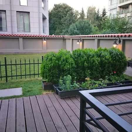 Aparthotel House 3*
